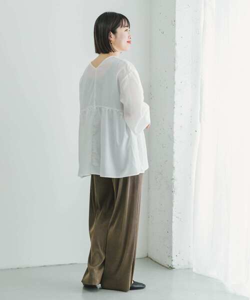 ITEMS URBANRESEARCH（アイテムズ アーバンリサーチ）の「セルフカットプリーツイージーパンツ（その他パンツ・レディース・ブラック/オフホワイト/ブラウン・FREE）」の22枚目の写真