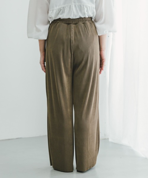 ITEMS URBANRESEARCH（アイテムズ アーバンリサーチ）の「セルフカットプリーツイージーパンツ（その他パンツ・レディース・ブラック/オフホワイト/ブラウン・FREE）」の19枚目の写真