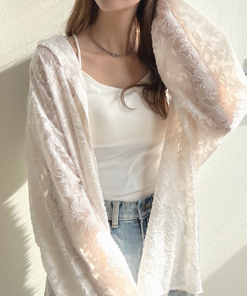 Futier land(フューティアランド)の「大人っぽく着こなす主役アイテム。ジャガードフラワーシアーシャツ(シャツ/ブラウス・レディース・ライトグリーン/アイボリー/グレー/ブラック/ブラウン/ライトブルー/ライトピンク・FREE/SMALL)」の8枚目の写真