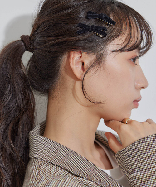 VIS（ビス）の「ミニリボンベロアヘアクリップセット（バレッタ/ヘアクリップ・レディース・ブラック・FREE）」の3枚目の写真