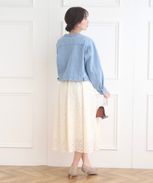 couture brooch（クチュールブローチ）の「◆パール調釦ノーカラーデニムジャケット（デニムジャケット・レディース・ブルー系その他/ライトブルー・38/40/42）」の5枚目の写真