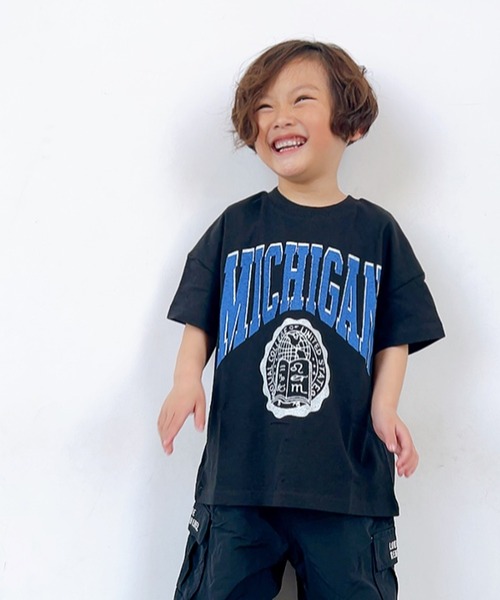 BREEZE（ブリーズ）の「【WEB限定】カレッジTシャツ（Tシャツ/カットソー・キッズ・イエロー/パープル/チャコール/サーモンピンク/グリーン/ターコイズブルー/オフホワイト/グレー/ブラック/アイボリー・100/90/130/120/150/110/140）」の16枚目の写真