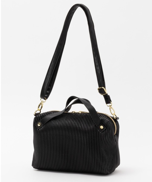 HusHusH（ハッシュアッシュ）の「HusHusH ハッシュアッシュ 合皮ライトショルダーバッグ（ショルダーバッグ・レディース・アイボリー/ブラック/モカ・フリー）」の4枚目の写真