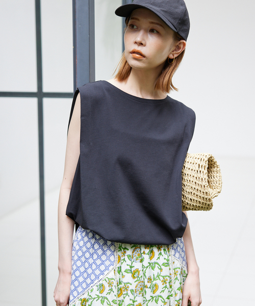 SLOBE IENA(スローブイエナ)の「ボックスプルオーバー(Tシャツ/カットソー・レディース・ブラック/ブラウン/ライトグリーン・FREE)」の8枚目の写真