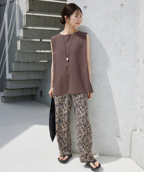 SLOBE IENA(スローブイエナ)の「ボックスプルオーバー(Tシャツ/カットソー・レディース・ブラック/ブラウン/ライトグリーン・FREE)」の19枚目の写真