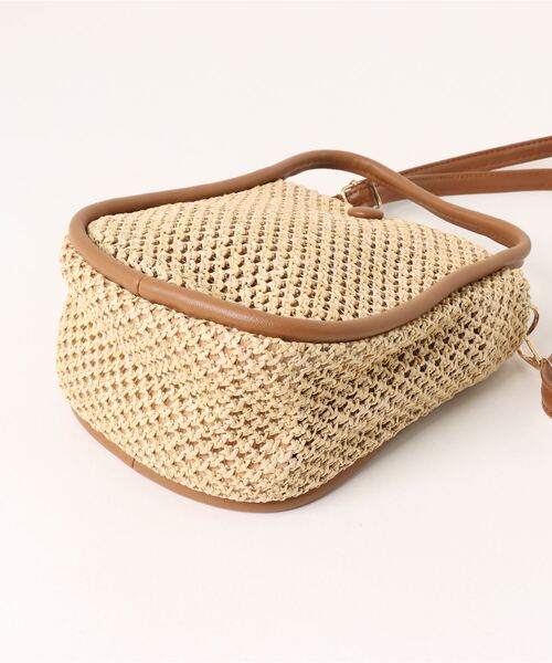VIBGYOR Women（ヴィブジョー　ウィメン）の「【resonance】インポーチ付き　ストローバッグ　マルチウェイ　ショルダーバッグ　ハンドバッグ　浴衣（かごバッグ・レディース・ブラック系/ブラウン系/ホワイト系・FREE）」の7枚目の写真