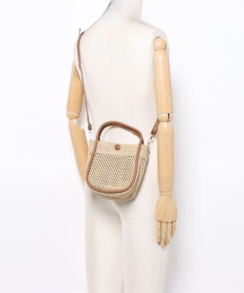 VIBGYOR Women（ヴィブジョー　ウィメン）の「【resonance】インポーチ付き　ストローバッグ　マルチウェイ　ショルダーバッグ　ハンドバッグ　浴衣（かごバッグ・レディース・ブラック系/ブラウン系/ホワイト系・FREE）」の4枚目の写真