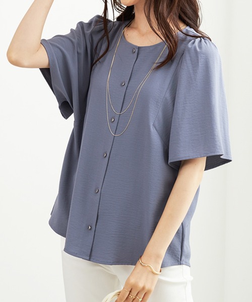 BELLUNA PLUS（ベルーナ）の「お手入れ楽々！ビンテージ素材ブラウス（シャツ/ブラウス・レディース・カーキブラウン/ブルーグレー/イエロー/ネイビー・MEDIUM/X-LARGE/LARGE）」の2枚目の写真