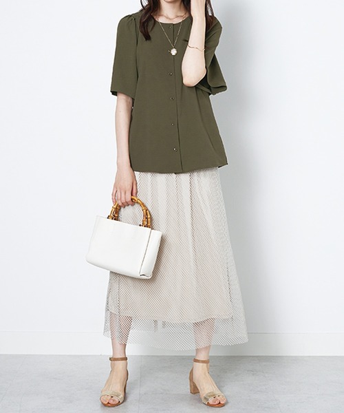 BELLUNA PLUS（ベルーナ）の「お手入れ楽々！ビンテージ素材ブラウス（シャツ/ブラウス・レディース・カーキブラウン/ブルーグレー/イエロー/ネイビー・MEDIUM/X-LARGE/LARGE）」の15枚目の写真