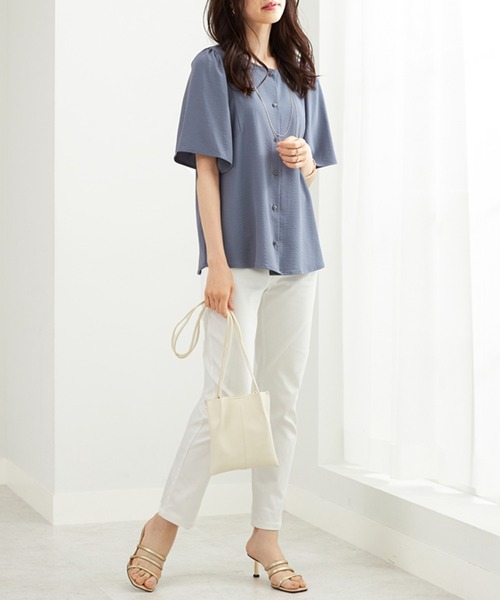 BELLUNA PLUS（ベルーナ）の「お手入れ楽々！ビンテージ素材ブラウス（シャツ/ブラウス・レディース・カーキブラウン/ブルーグレー/イエロー/ネイビー・MEDIUM/X-LARGE/LARGE）」の10枚目の写真