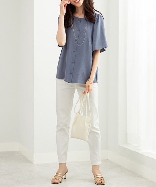 BELLUNA PLUS（ベルーナ）の「お手入れ楽々！ビンテージ素材ブラウス（シャツ/ブラウス・レディース・カーキブラウン/ブルーグレー/イエロー/ネイビー・MEDIUM/X-LARGE/LARGE）」の12枚目の写真