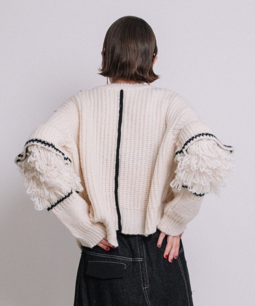AULA AILA（アウラアイラ）の「ループフリンジニット