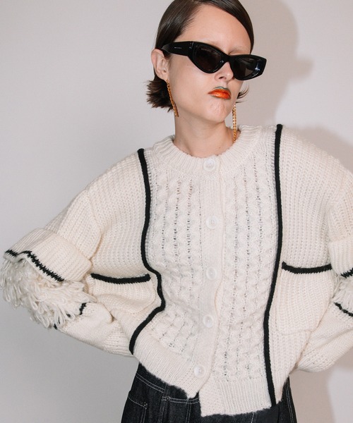AULA AILA（アウラアイラ）の「ループフリンジニット