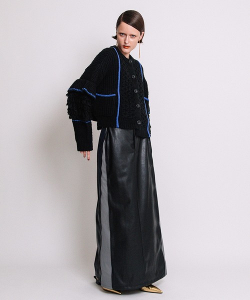 AULA AILA（アウラアイラ）の「ループフリンジニット