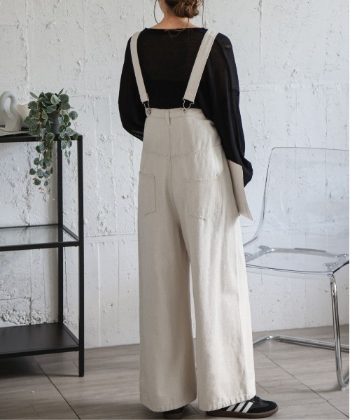 La-gemme(ラジェム)の「オーバシルエットサロペット(サロペット/オーバーオール・レディース・ブラック/カーキ/ナチュラル/ホワイト・フリー)」の13枚目の写真