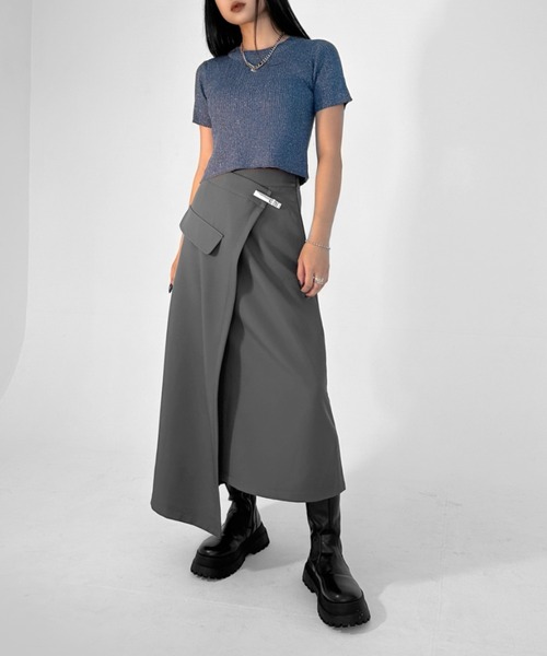 LVEU.(ラブユ.)の「【LVEU.】クルーネックラメニットトップス / トップス カットソー リブ ラメ クロップド コンパクト ショート 半袖 クルーネック ブラック ブルー(Tシャツ/カットソー・レディース・ブルー/ブラック・FREE)」の12枚目の写真