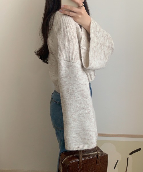 LAUIR（ラウアー）の「シャギーフレアスリーブニットショートカーディガン（カーディガン/ボレロ・レディース・チャコール/ブラック/アイボリー・MEDIUM/LARGE）」の10枚目の写真