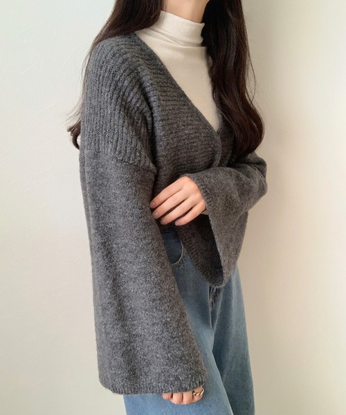 LAUIR（ラウアー）の「シャギーフレアスリーブニットショートカーディガン（カーディガン/ボレロ・レディース・チャコール/ブラック/アイボリー・MEDIUM/LARGE）」の13枚目の写真