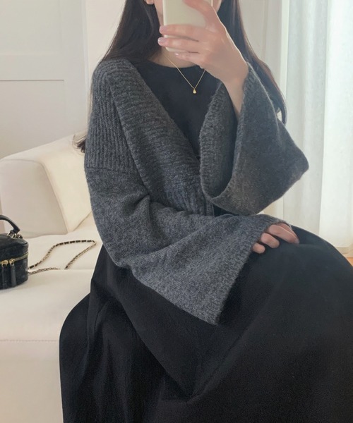 LAUIR（ラウアー）の「シャギーフレアスリーブニットショートカーディガン（カーディガン/ボレロ・レディース・チャコール/ブラック/アイボリー・MEDIUM/LARGE）」の16枚目の写真