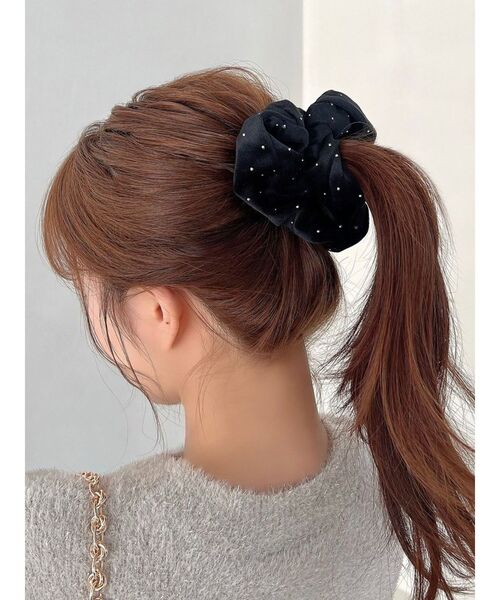 RESEXXY（リゼクシー）の「ポイントストーンベロアシュシュ（シュシュ・レディース・ピンク/ブラック/アイボリー・FREE）」の7枚目の写真