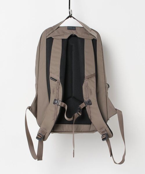 GREGORY(グレゴリー)の「レトナ20 RETNA 20 ミラージュタン(バックパック/リュック・メンズ・ベージュ・ONE SIZE)」の10枚目の写真