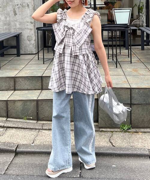 MAJESTIC LEGON（マジェスティックレゴン）の「肩フリルリボンビスチェ（ベスト・レディース・アイボリー/ブラック/ホワイト系その他2・MEDIUM）」の19枚目の写真