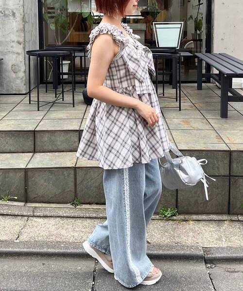 MAJESTIC LEGON（マジェスティックレゴン）の「肩フリルリボンビスチェ（ベスト・レディース・アイボリー/ブラック/ホワイト系その他2・MEDIUM）」の20枚目の写真