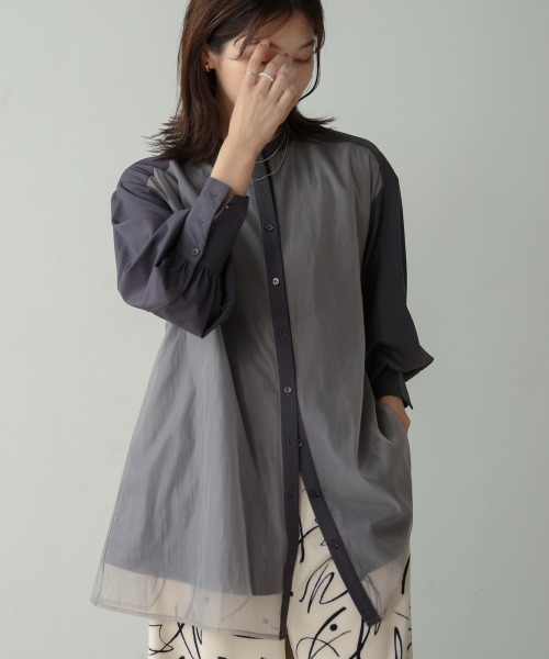 Bou Jeloud(ブージュルード)の「シアーシャツチュニック(シャツ/ブラウス・レディース・チャコールグレー/グレイッシュベージュ/ブラック・38)」の2枚目の写真