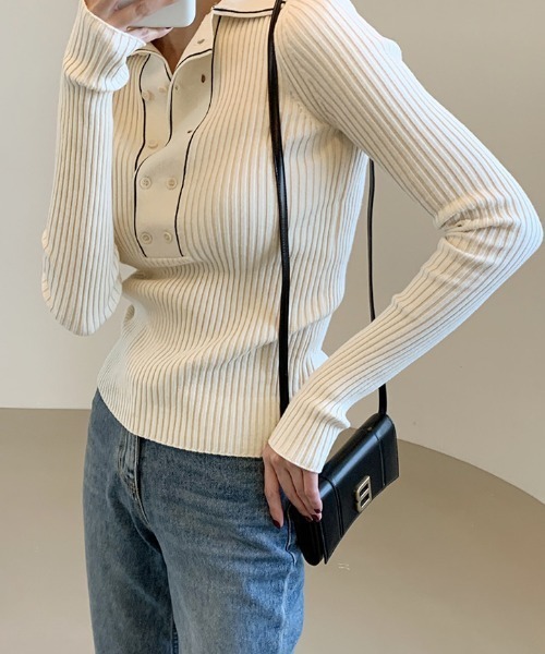 ECLIN（エクラン）の「配色ラインポロ衿リブニットプルオーバー（ニット/セーター・レディース・ホワイト/ブラック・FREE）」の6枚目の写真