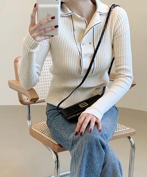 ECLIN（エクラン）の「配色ラインポロ衿リブニットプルオーバー（ニット/セーター・レディース・ホワイト/ブラック・FREE）」の4枚目の写真