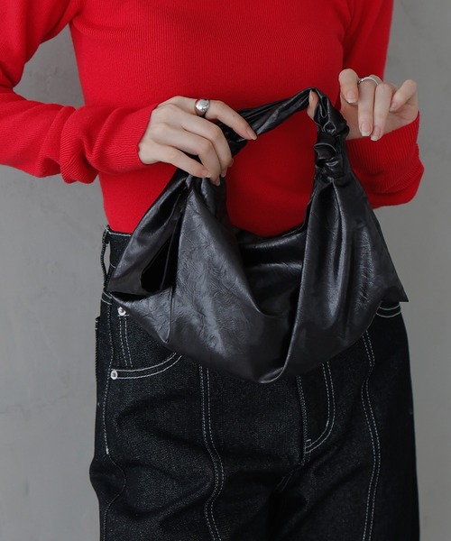 LIAN(リアン)の「サテンハンドバッグ(ハンドバッグ・レディース・ブラウン/アイボリー/ブラック・FREE)」の11枚目の写真