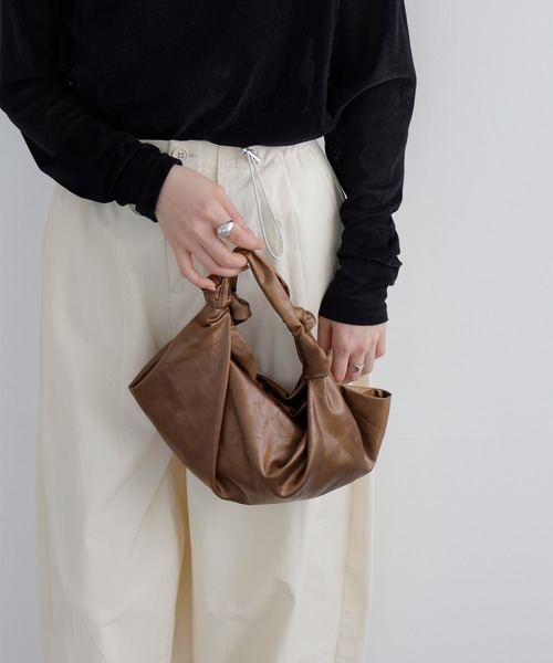 LIAN(リアン)の「サテンハンドバッグ(ハンドバッグ・レディース・ブラウン/アイボリー/ブラック・FREE)」の6枚目の写真