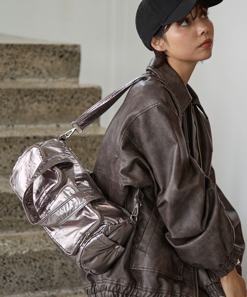 PAGEBOY（ページボーイ）の「アウトポケットボストンBAG（ショルダーバッグ・レディース・ブラック/シルバー/ブロンズ・FREE）」の3枚目の写真