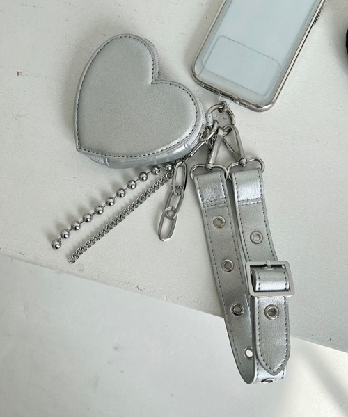 Me%（ミィパーセント）の「【ストラップシート付き】ハートポーチハンドルストラップ 211941（スマホグッズ・レディース・シルバー/ブラック・FREE）」の6枚目の写真