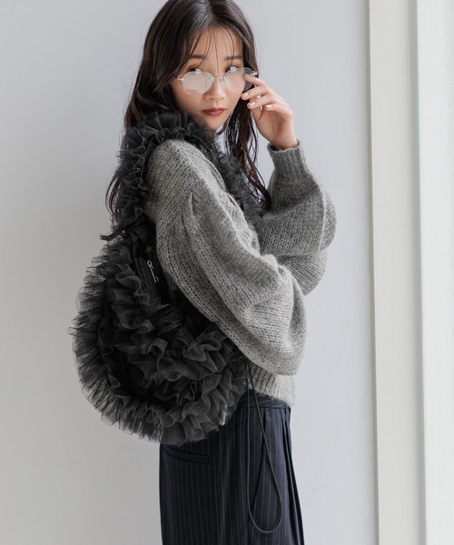LOWRYS FARM（ローリーズファーム）の「チュールフリルショルダーＢＡＧ 240833（ショルダーバッグ・レディース・ブラック/グレー・FREE）」の5枚目の写真