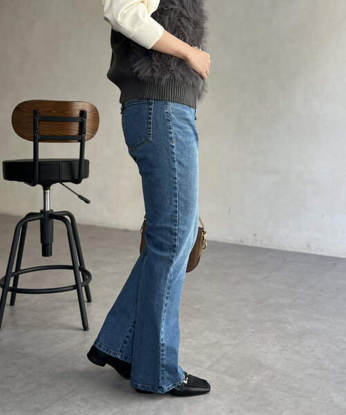 Chez toi(シェトワ)の「セミフレアデニムパンツ(デニムパンツ・レディース・インディゴブルー/ブルー/サックスブルー・MEDIUM/SMALL)」の19枚目の写真