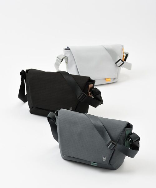 TRAVEL SHOP MILESTO（トラベルショップミレスト）の「Hutte メッセンジャーバッグ S（メッセンジャーバッグ・レディース・ダークグレー/ブラック/ライトグレー・ﾌﾘ-）」の4枚目の写真