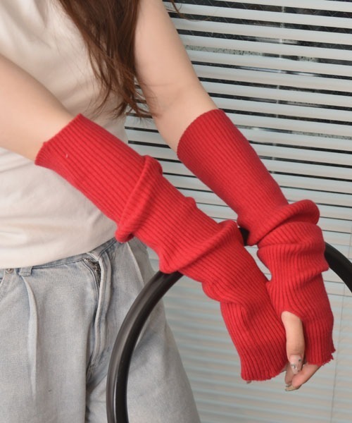 VIBGYOR Women（ヴィブジョー　ウィメン）の「【float】《推し活/推しカラー/メンカラ》リブニット 無地 アームカバー /アームウォーマー【15色展開】（アームカバー・レディース・アイボリー/ブラック/ライトブルー/ダークグリーン/ブルー/ダークグレー/ベージュ/パープル/イエロー/ライトグレー/ブラウン/ライム/ピンク/レッド/グリーン・FREE）」の15枚目の写真