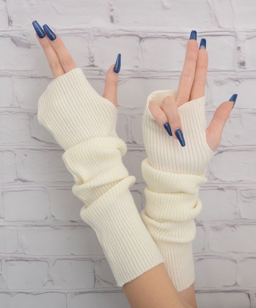 VIBGYOR Women（ヴィブジョー　ウィメン）の「【float】《推し活/推しカラー/メンカラ》リブニット 無地 アームカバー /アームウォーマー【15色展開】（アームカバー・レディース・アイボリー/ブラック/ライトブルー/ダークグリーン/ブルー/ダークグレー/ベージュ/パープル/イエロー/ライトグレー/ブラウン/ライム/ピンク/レッド/グリーン・FREE）」の17枚目の写真