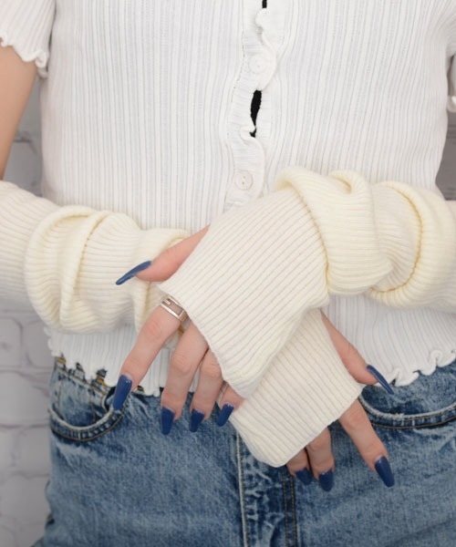 VIBGYOR Women（ヴィブジョー　ウィメン）の「【float】《推し活/推しカラー/メンカラ》リブニット 無地 アームカバー /アームウォーマー【15色展開】（アームカバー・レディース・アイボリー/ブラック/ライトブルー/ダークグリーン/ブルー/ダークグレー/ベージュ/パープル/イエロー/ライトグレー/ブラウン/ライム/ピンク/レッド/グリーン・FREE）」の18枚目の写真