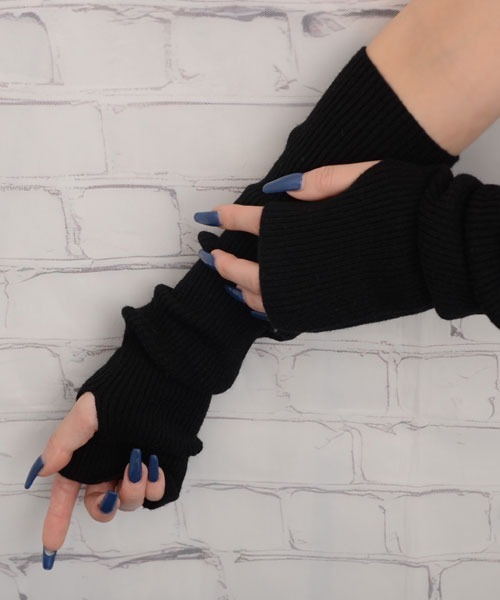 VIBGYOR Women（ヴィブジョー　ウィメン）の「【float】《推し活/推しカラー/メンカラ》リブニット 無地 アームカバー /アームウォーマー【15色展開】（アームカバー・レディース・アイボリー/ブラック/ライトブルー/ダークグリーン/ブルー/ダークグレー/ベージュ/パープル/イエロー/ライトグレー/ブラウン/ライム/ピンク/レッド/グリーン・FREE）」の20枚目の写真