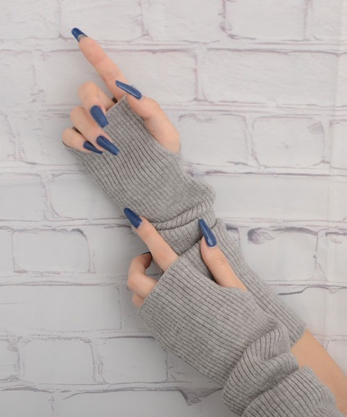 VIBGYOR Women（ヴィブジョー　ウィメン）の「【float】《推し活/推しカラー/メンカラ》リブニット 無地 アームカバー /アームウォーマー【15色展開】（アームカバー・レディース・アイボリー/ブラック/ライトブルー/ダークグリーン/ブルー/ダークグレー/ベージュ/パープル/イエロー/ライトグレー/ブラウン/ライム/ピンク/レッド/グリーン・FREE）」の22枚目の写真