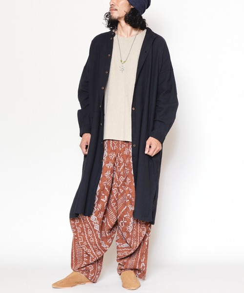 チャイハネ（チャイハネ）の「【チャイハネ】コットンヘリンボーン バンドカラーMEN'Sロングシャツ（シャツ/ブラウス・メンズ・ホワイト/ブラック/レッド/ターコイズブルー/キャメル・FREE）」の8枚目の写真