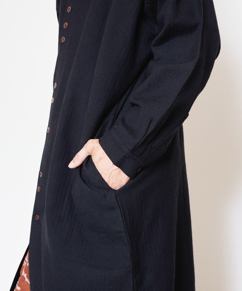 チャイハネ（チャイハネ）の「【チャイハネ】コットンヘリンボーン バンドカラーMEN'Sロングシャツ（シャツ/ブラウス・メンズ・ホワイト/ブラック/レッド/ターコイズブルー/キャメル・FREE）」の10枚目の写真