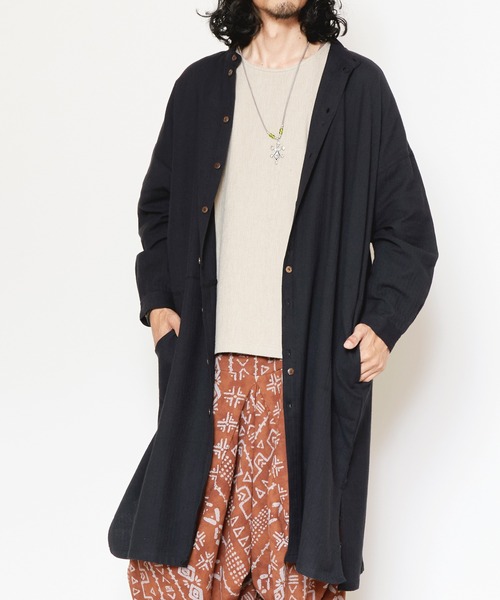 チャイハネ（チャイハネ）の「【チャイハネ】コットンヘリンボーン バンドカラーMEN'Sロングシャツ（シャツ/ブラウス・メンズ・ホワイト/ブラック/レッド/ターコイズブルー/キャメル・FREE）」の7枚目の写真