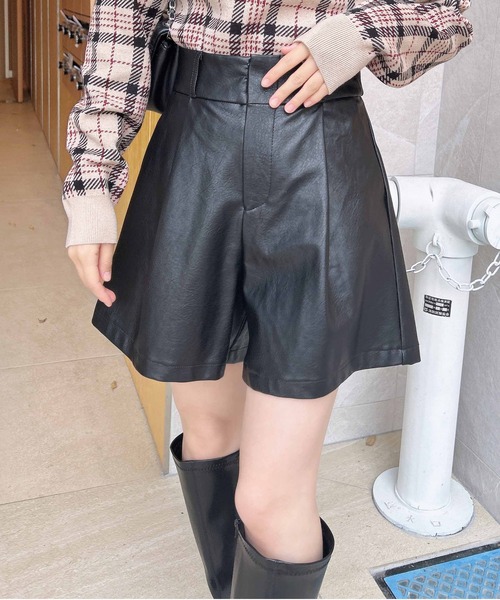 INGNI(イング)の「フェイクレザーキュロットパンツ/A(その他パンツ・レディース・ブラウン/ブラック・FREE)」の9枚目の写真