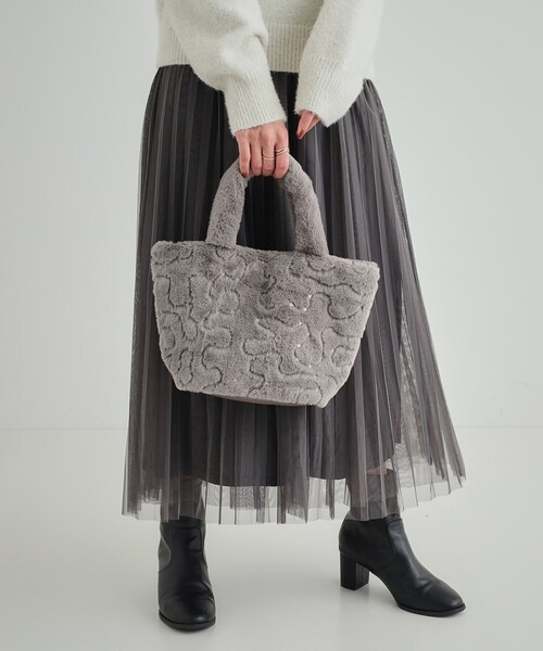 SHOO・LA・RUE（シューラルー）の「◆スパンコールフェイクファーランチトートバッグ（トートバッグ・レディース・アイボリー系3/ベージュ系3/グレー系その他4/ベージュ系その他7・00）」の18枚目の写真