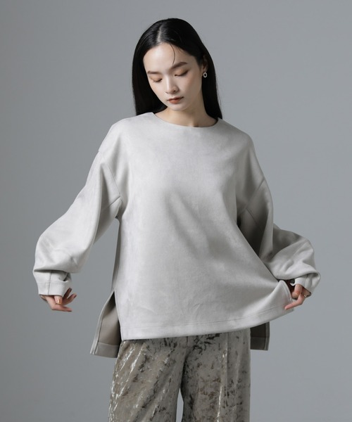 NANO universe(ナノユニバース)の「カットスエードプルオーバー(セットアップ可)(Tシャツ/カットソー・レディース・ベージュ/ブラック/アイボリー・FREE)」の6枚目の写真