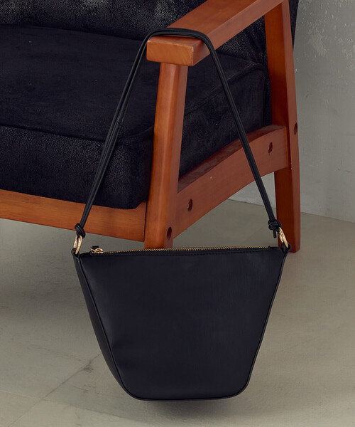 MONO COMME CA(モノコムサ)の「ワンショルダーバッグ(ショルダーバッグ・レディース・ブラック/グレー・FREE)」の18枚目の写真