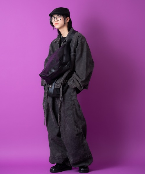 a.p.o.v.（エーピーオービー）の「a.p.o.v. ウエストロングベルトワイドバレルレッグオーバーダイデニムパンツ（デニムパンツ・メンズ・ブルー/ブラック・ONESIZE）」の5枚目の写真